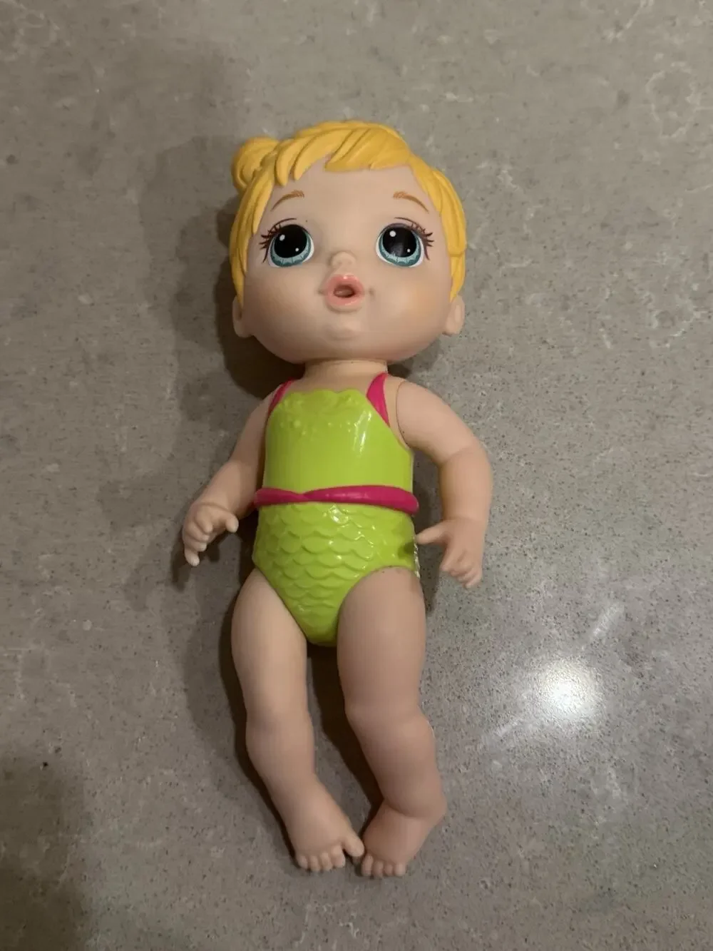 doll Baby Alive Baby Alive Lil' Splashes Blonde doll.